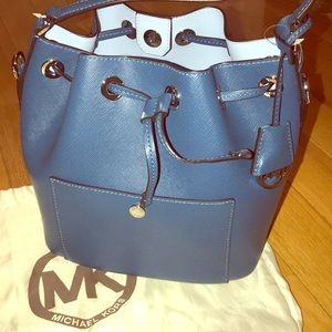 Michael Kors Greenwich medium bucket bag